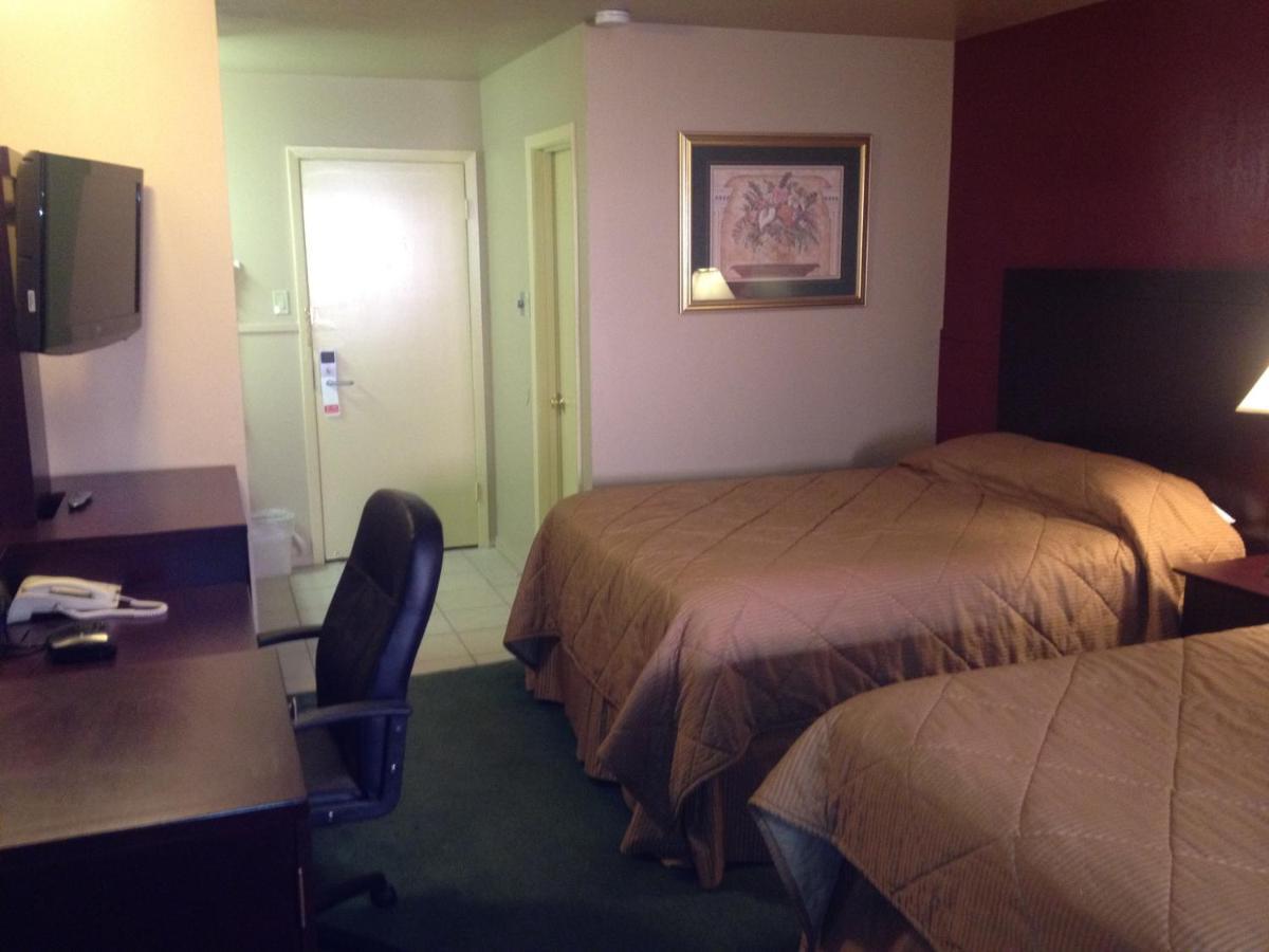 Colonial Inn Monahans Tx Bagian luar foto