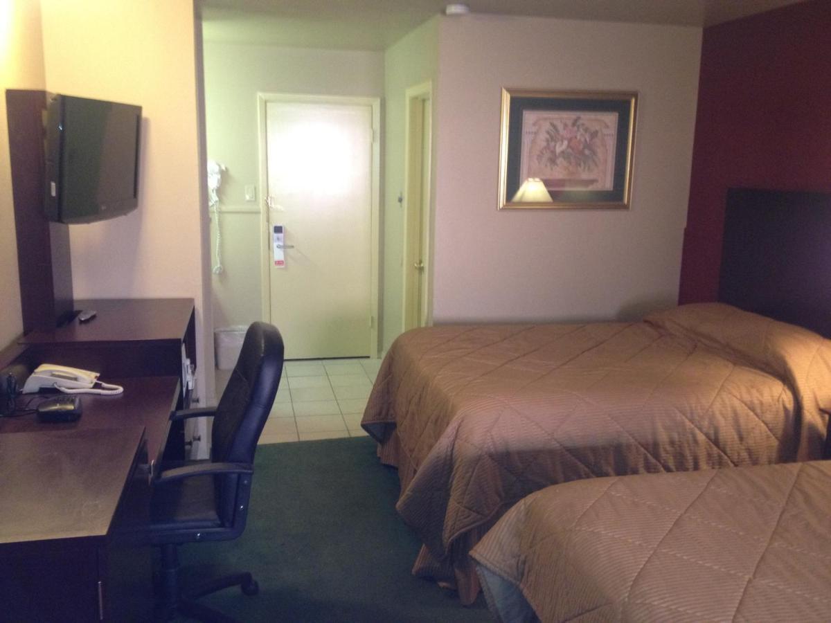 Colonial Inn Monahans Tx Bagian luar foto